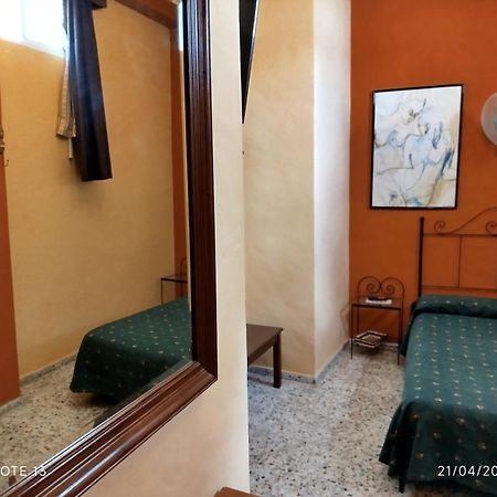 Hostal Manolo El Puerto de Santa María Oda fotoğraf